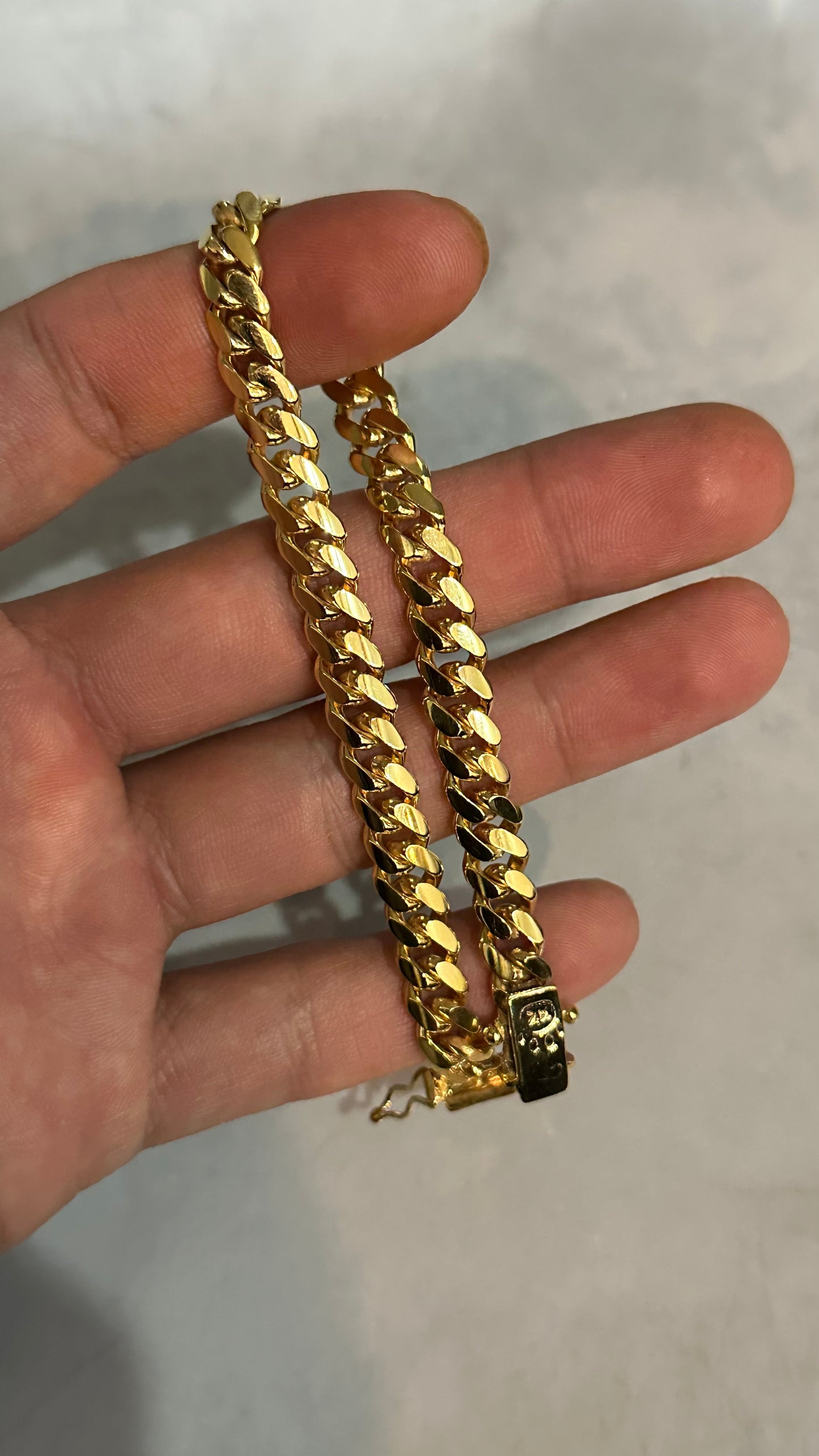 Pulsera cubana 27.6 gramos