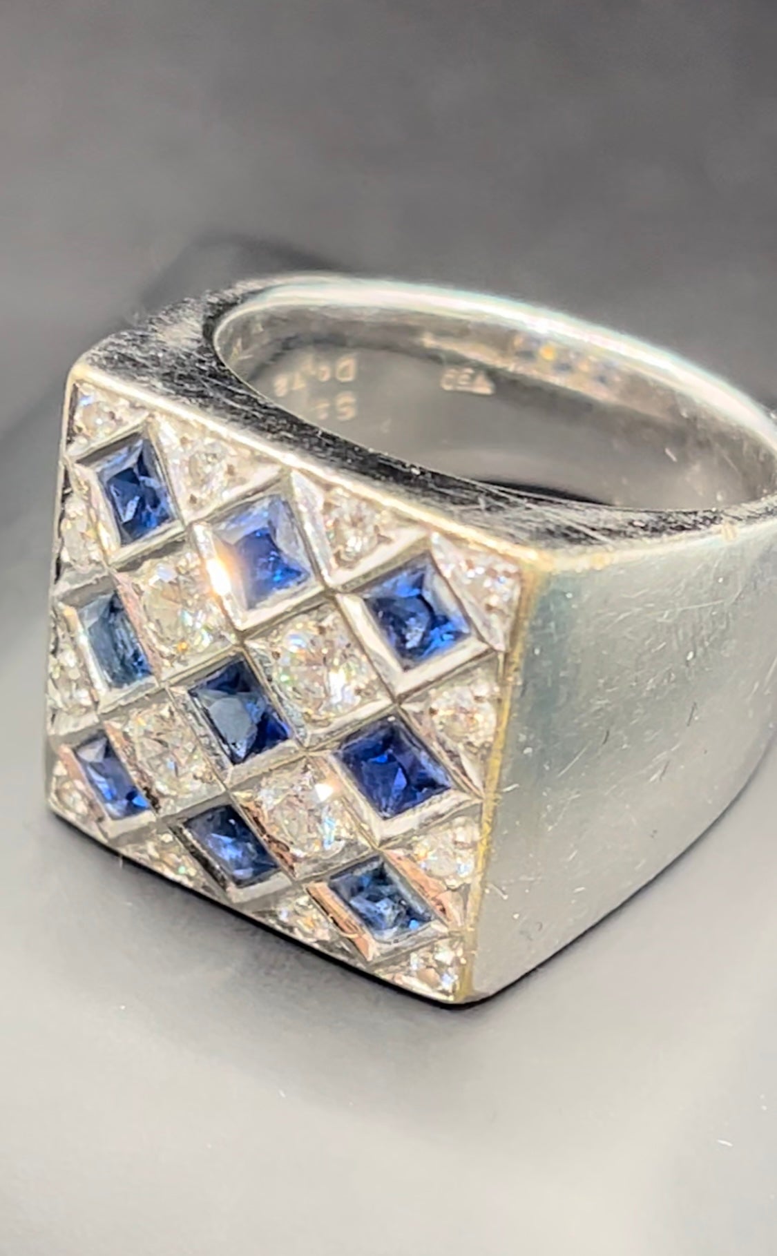 Anillo caballero diamantes y zafiros