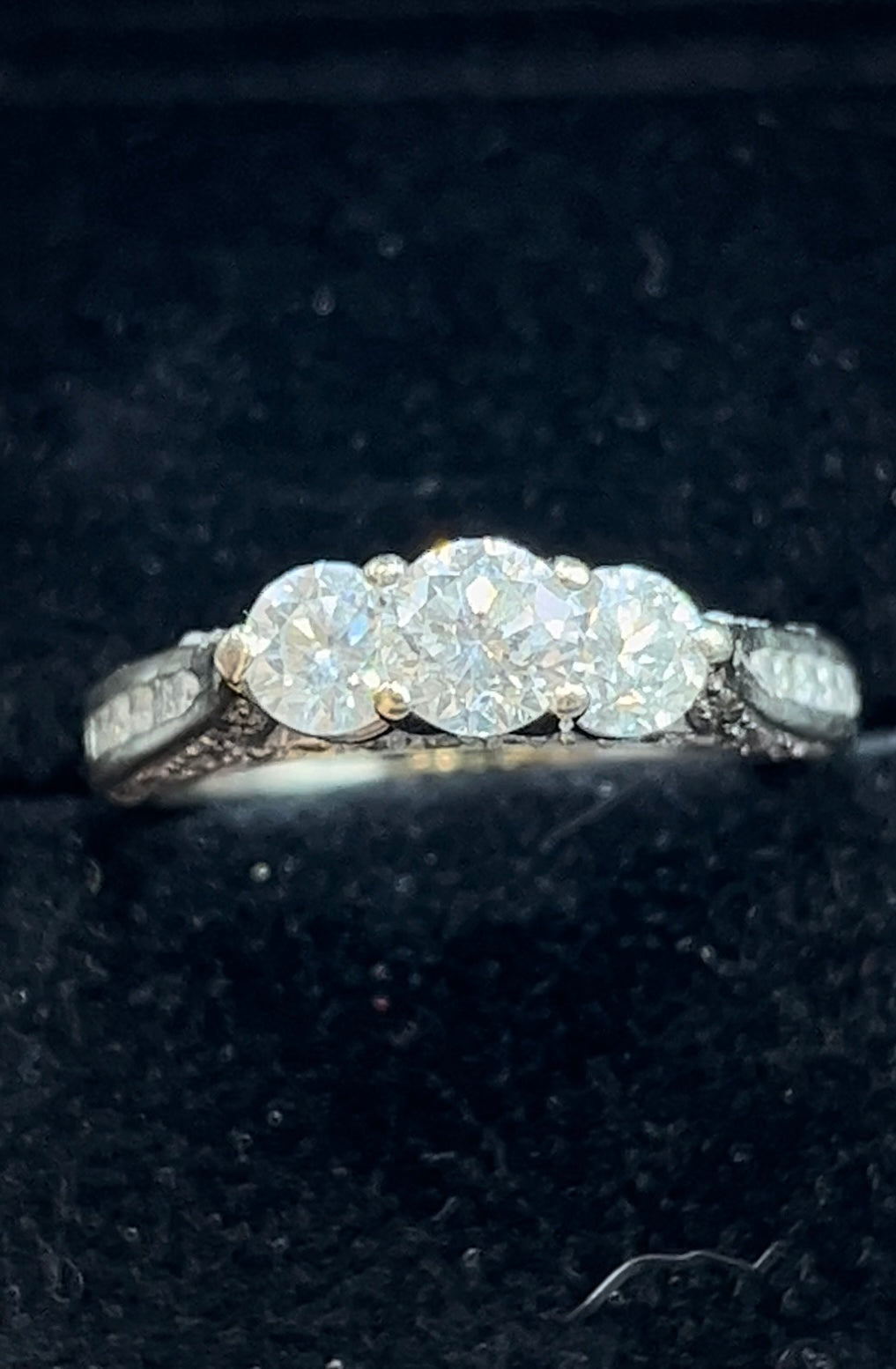 Anillo diamantes