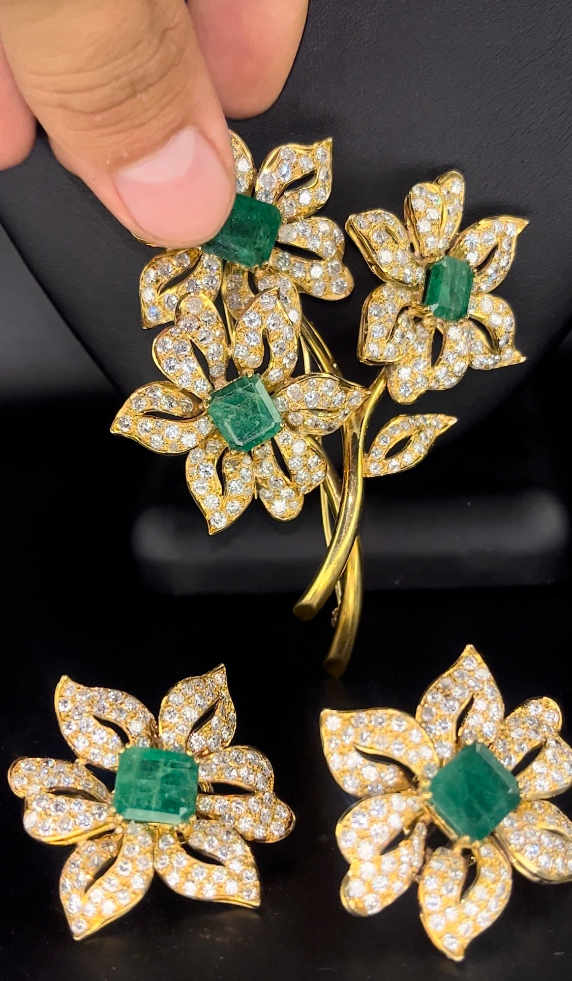 Prendedor aretes esmeraldas oro 18kts