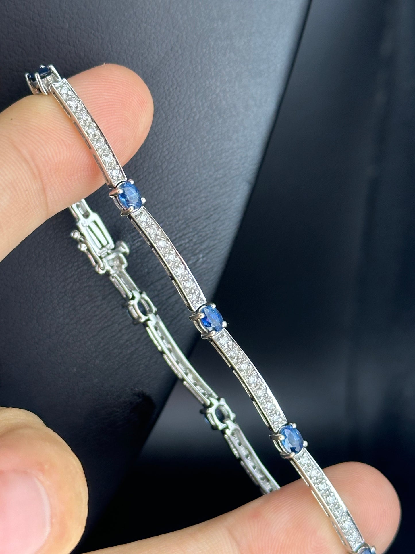 Pulsera diamantes y zafiros oro blanco