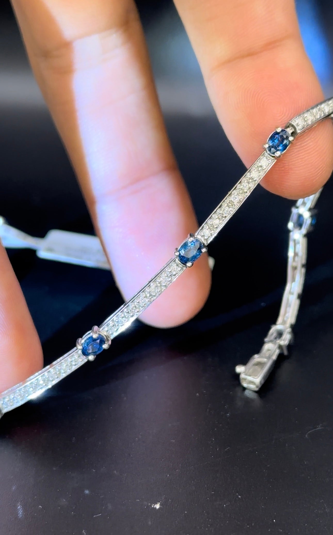 Pulsera diamantes y zafiros oro blanco