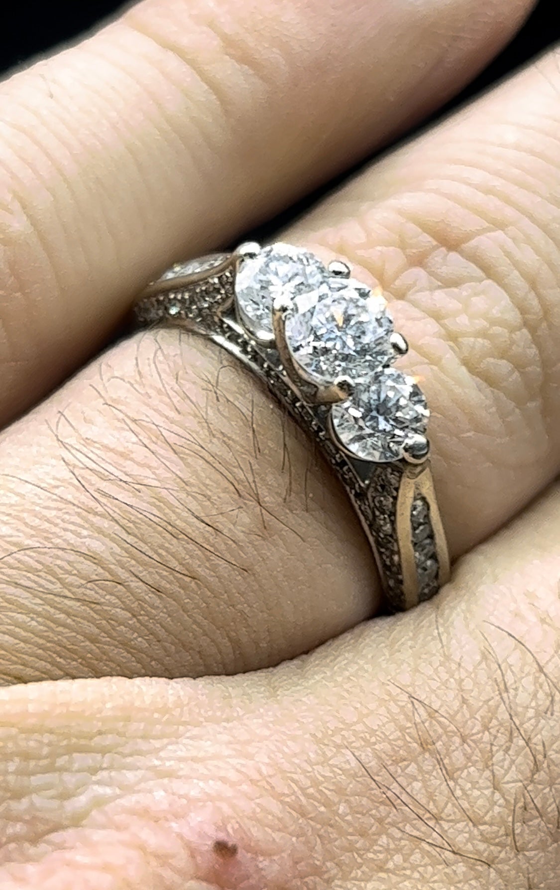 Anillo diamantes