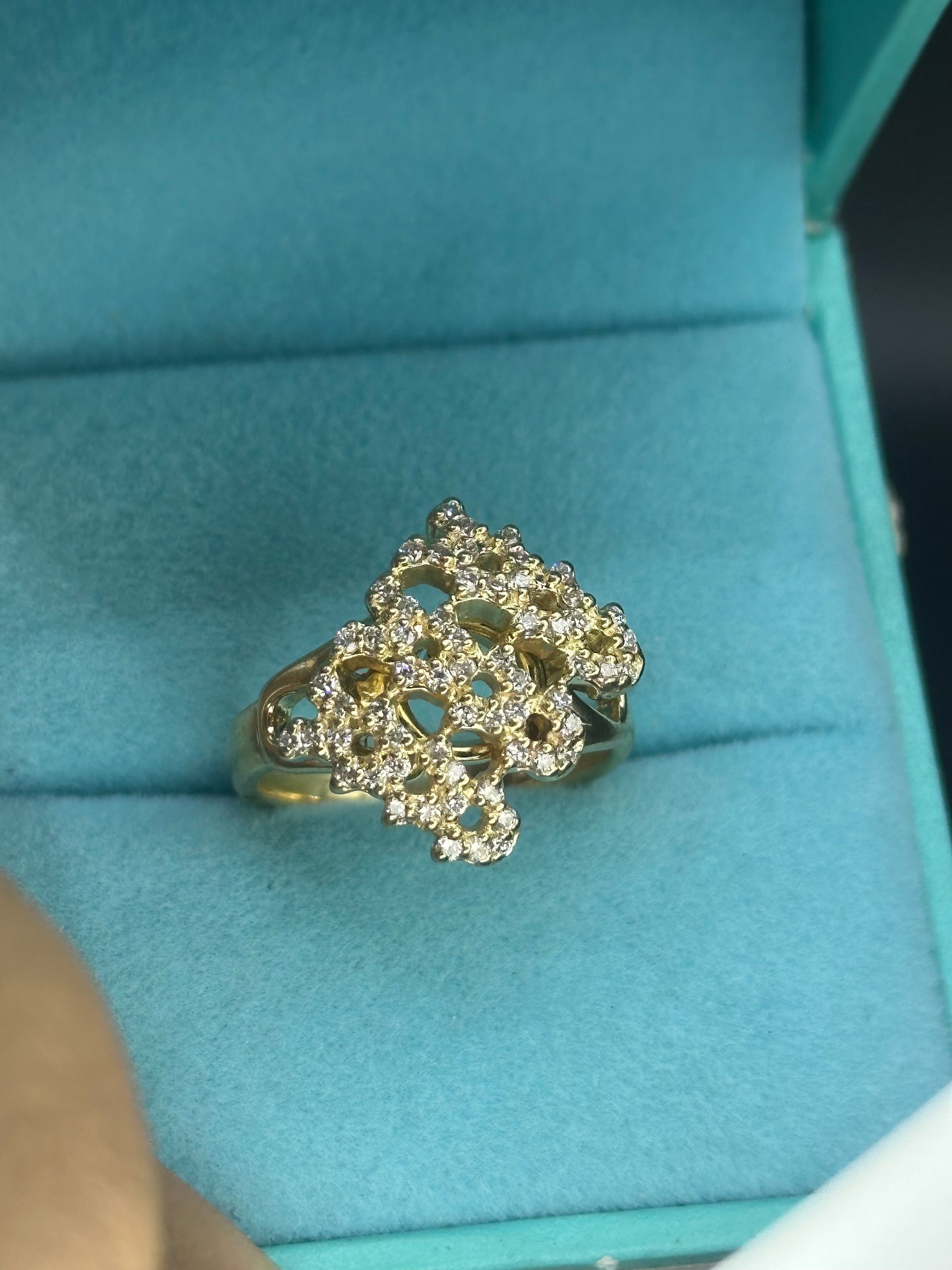 Anillo diseño círculos