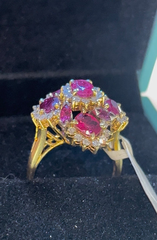 Anillo rubíes diamantes