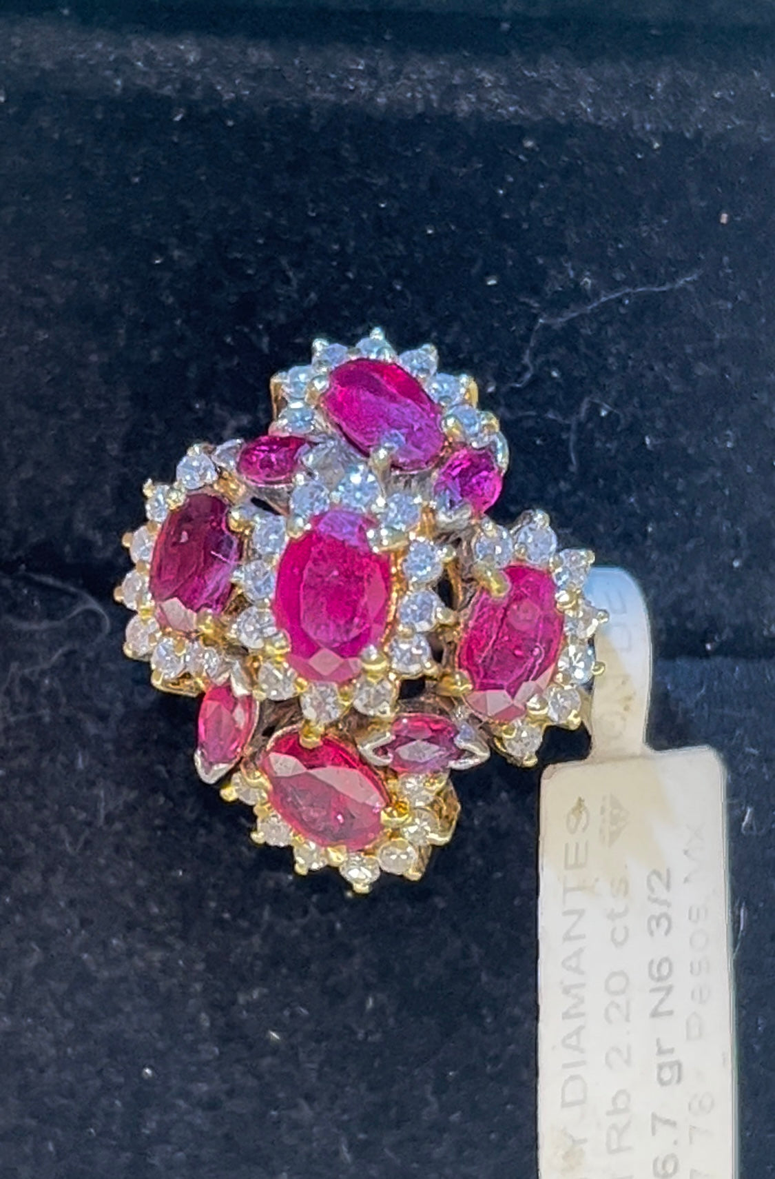 Anillo rubíes diamantes
