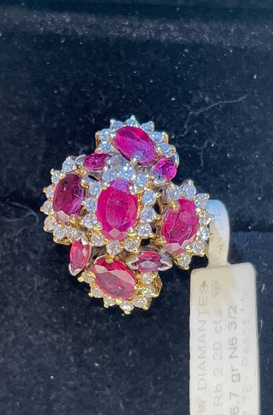 Anillo rubíes diamantes
