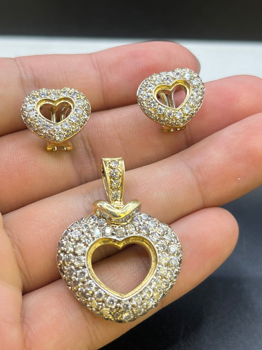 Dije y aretes corazón 17.8 gr