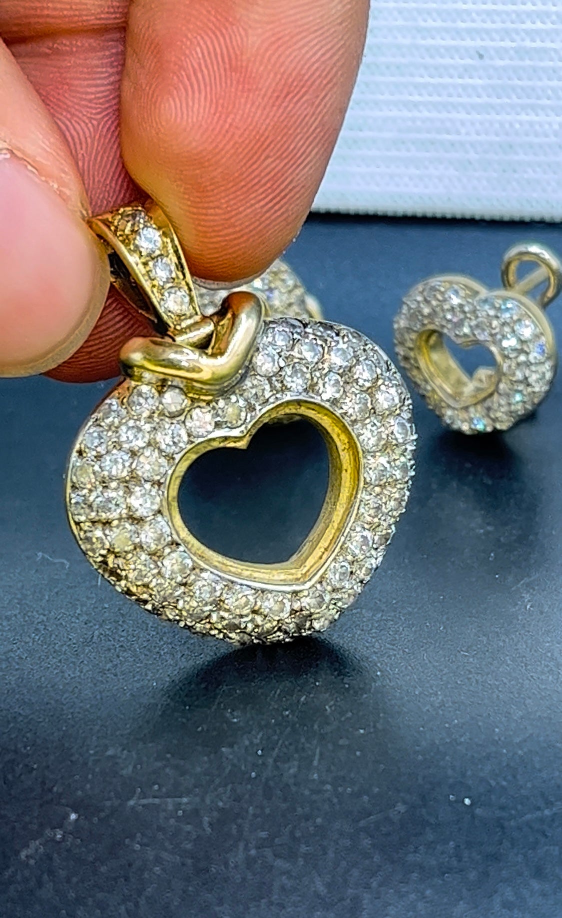 Dije y aretes corazón 17.8 gr